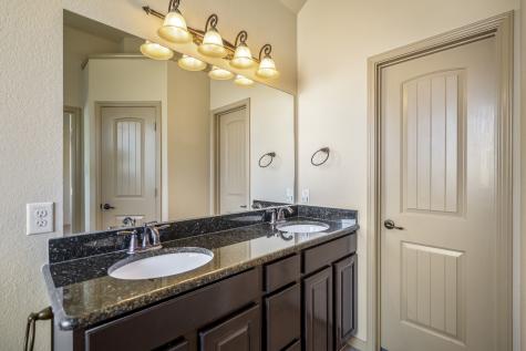 10 Handbridge Place Tomball TX 77375