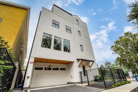 2303 Yupon Street Houston TX 77006