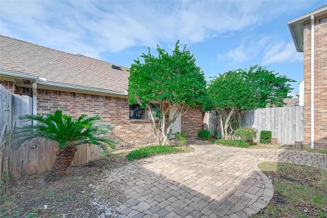 611 Sierra Breeze Houston TX 77094
