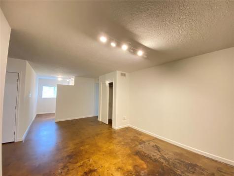 1112 Lawrence Street 13 Houston TX 77008