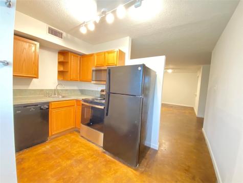 1112 Lawrence Street 13 Houston TX 77008