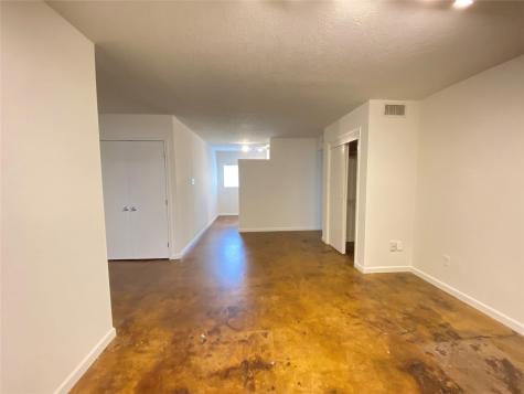1112 Lawrence Street 13 Houston TX 77008