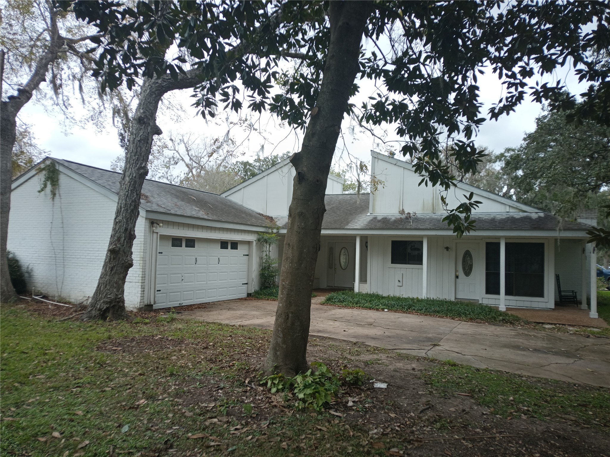 1 Canterbury Lane West Columbia TX 77486