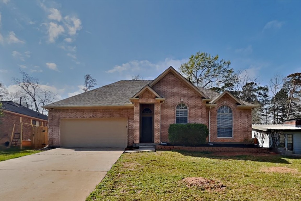 121 Warbonnet Drive Conroe TX 77304