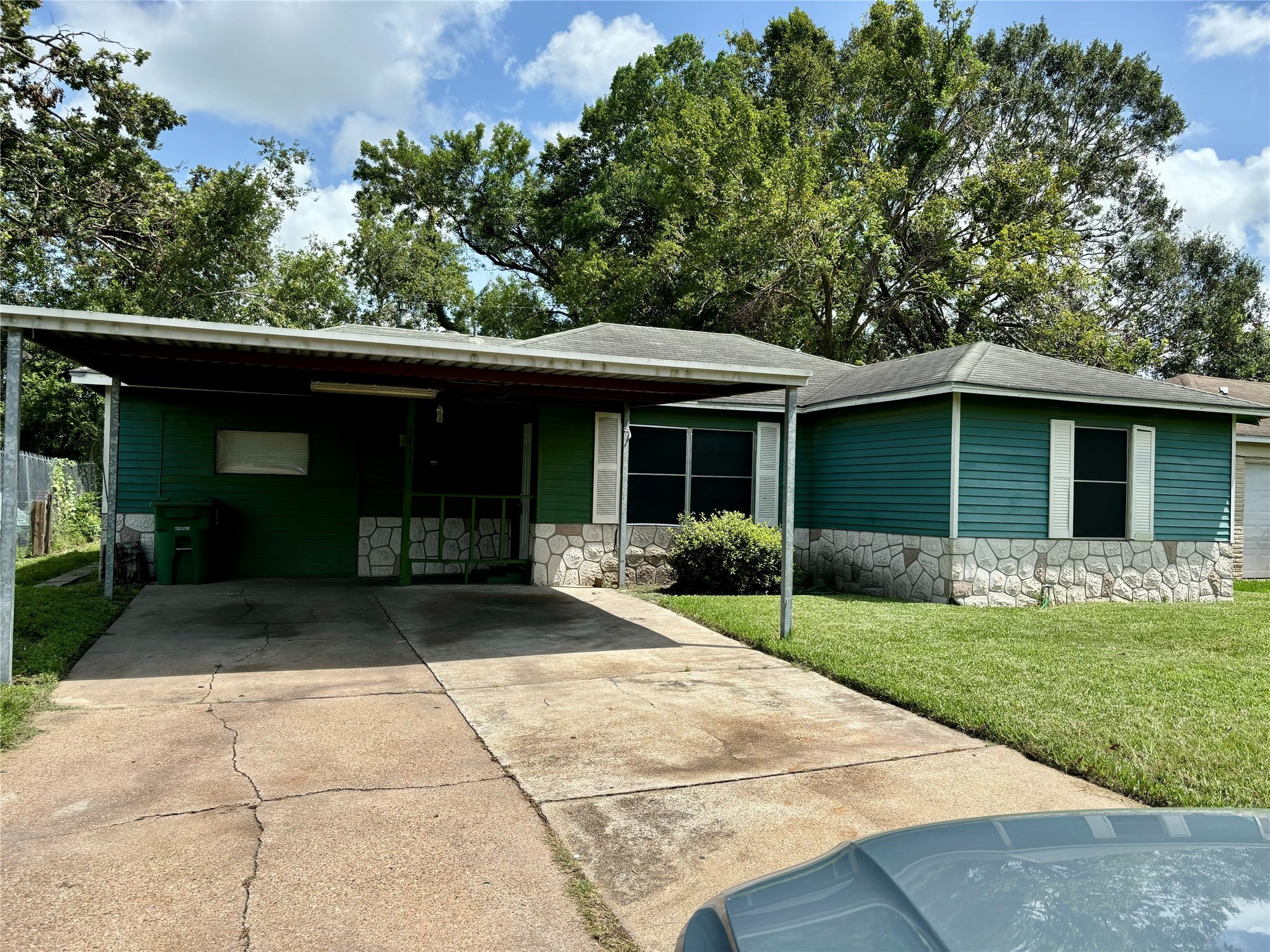 5411 Heron Drive Houston TX 77033