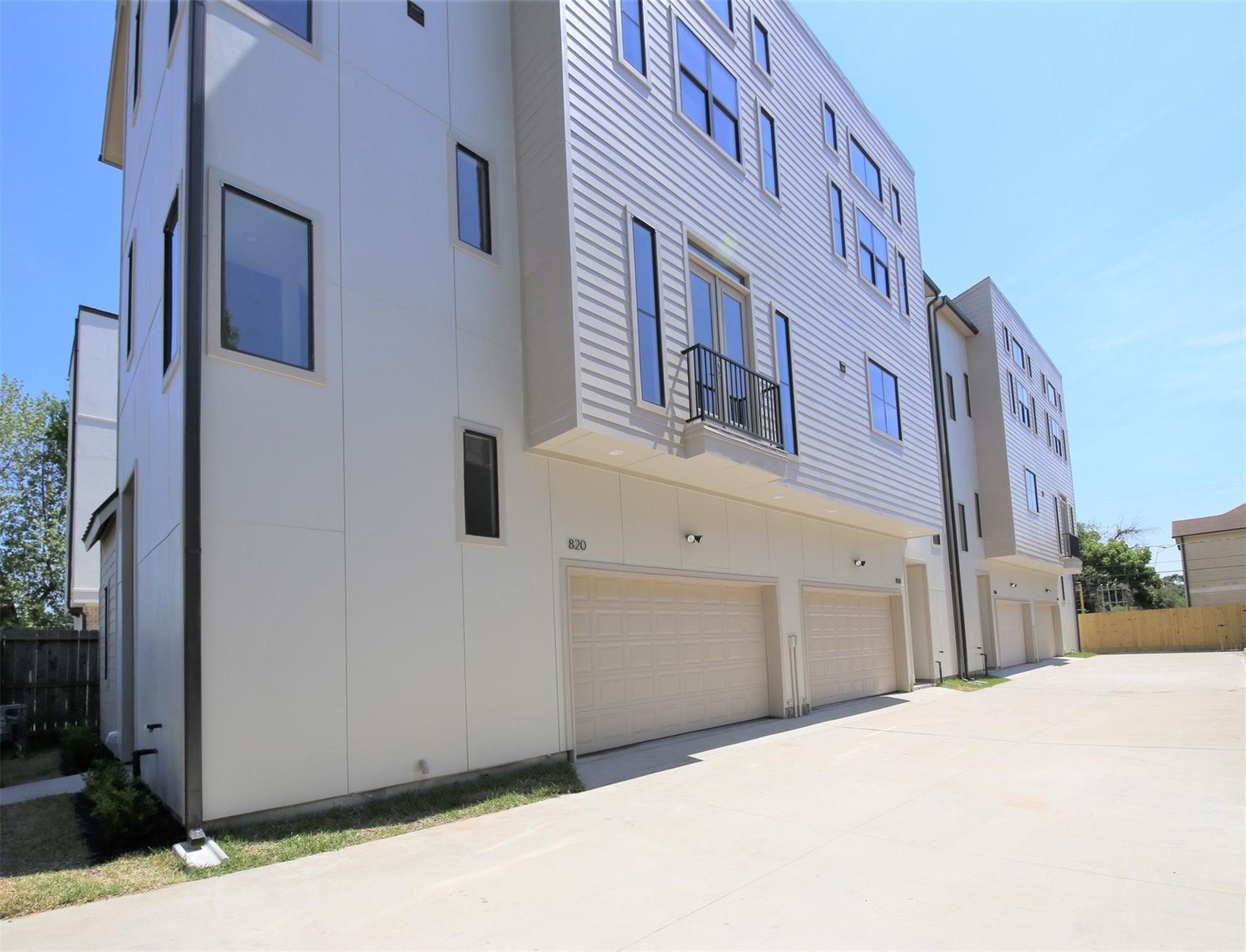 818 W 22nd Street Houston TX 77008