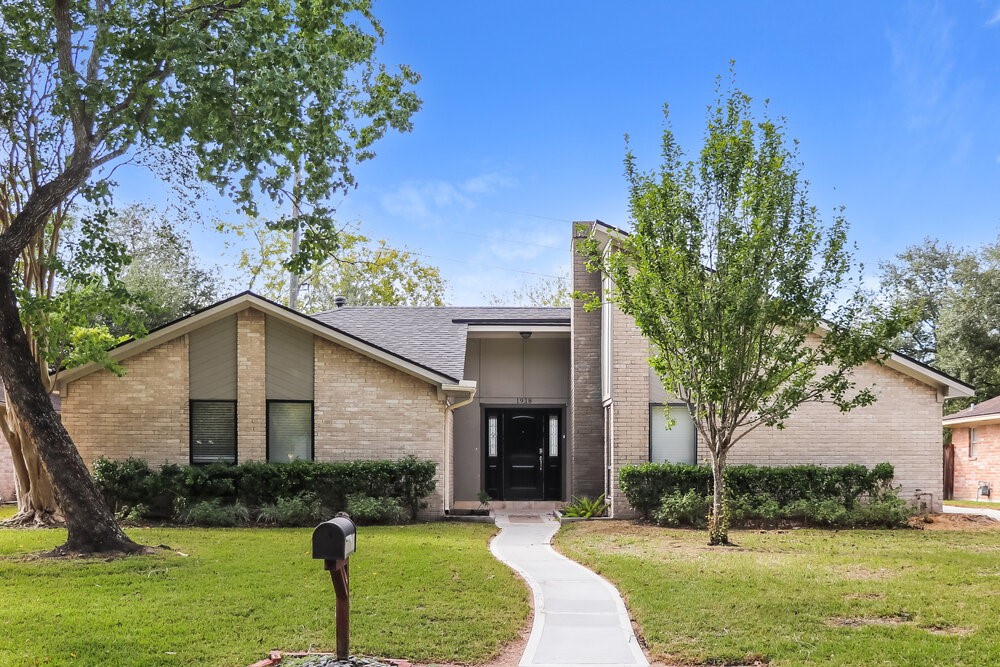 1918 Briarturn Drive Houston TX 77077