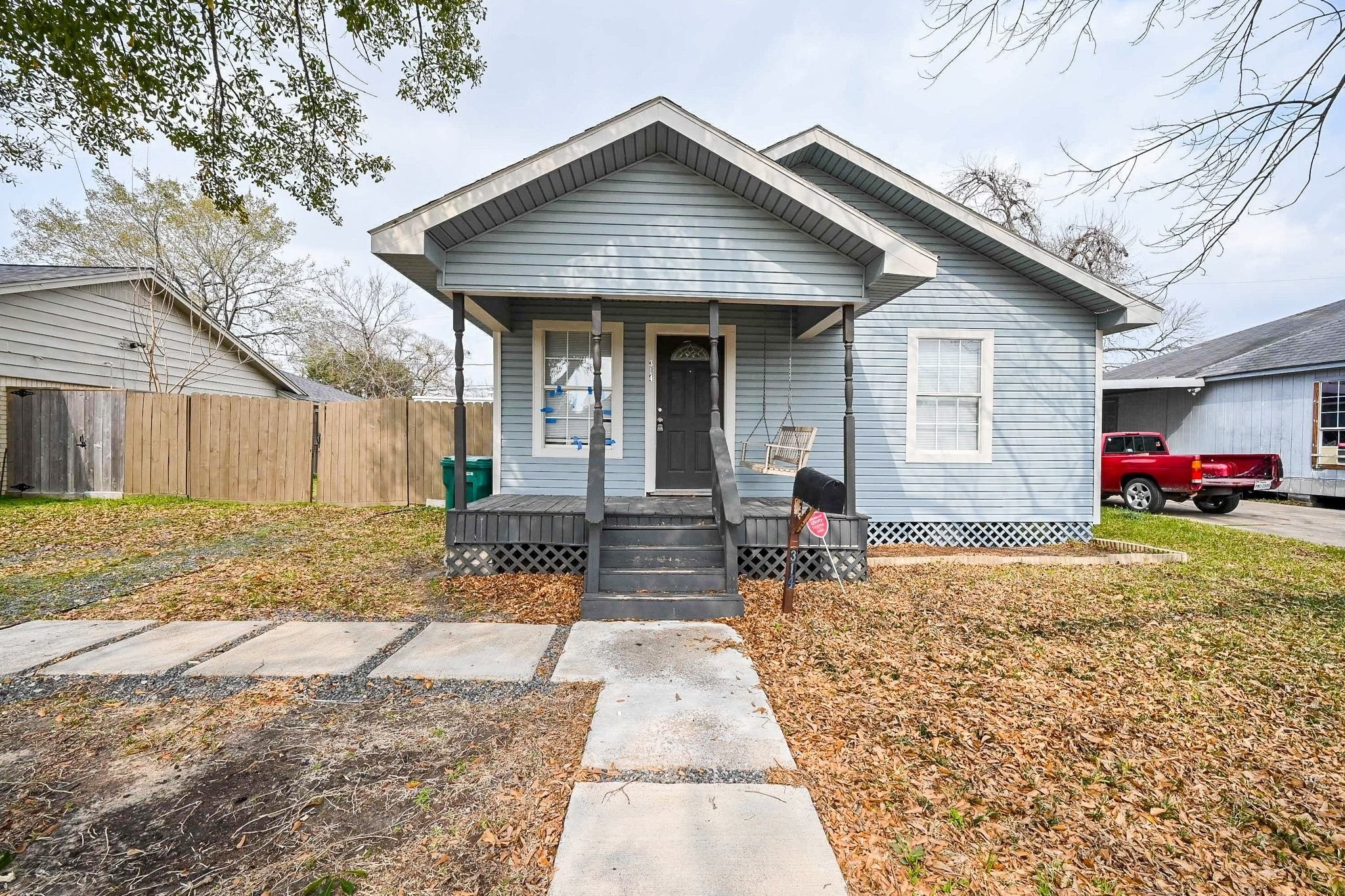 314 W Hart Avenue Pasadena TX 77506