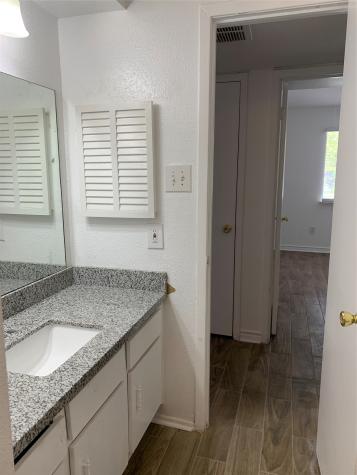 5625 Antoine Drive 1007 Houston TX 77091