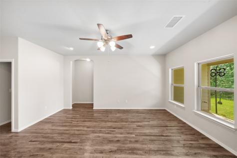 196 Courageous Side Way Magnolia TX 77354
