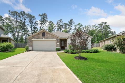 196 Courageous Side Way Magnolia TX 77354