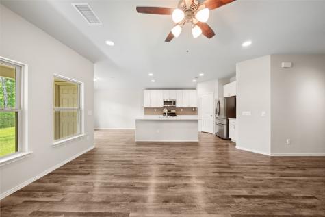 196 Courageous Side Way Magnolia TX 77354