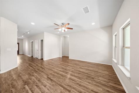 196 Courageous Side Way Magnolia TX 77354