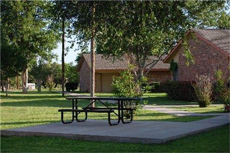 100 Windwood Drive Kingsland TX 78639