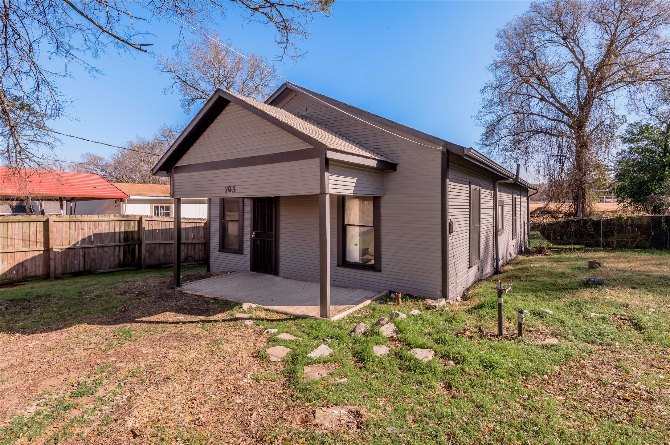 703 Avenue J Huntsville TX 77320