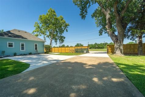 2004 Street Christopher Avenue League City TX 77573