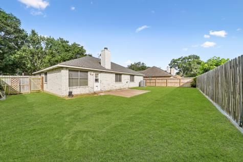 1242 Hunter Wood Drive League City TX 77573