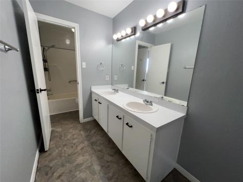 8332 Oakhaven Road La Porte TX 77571