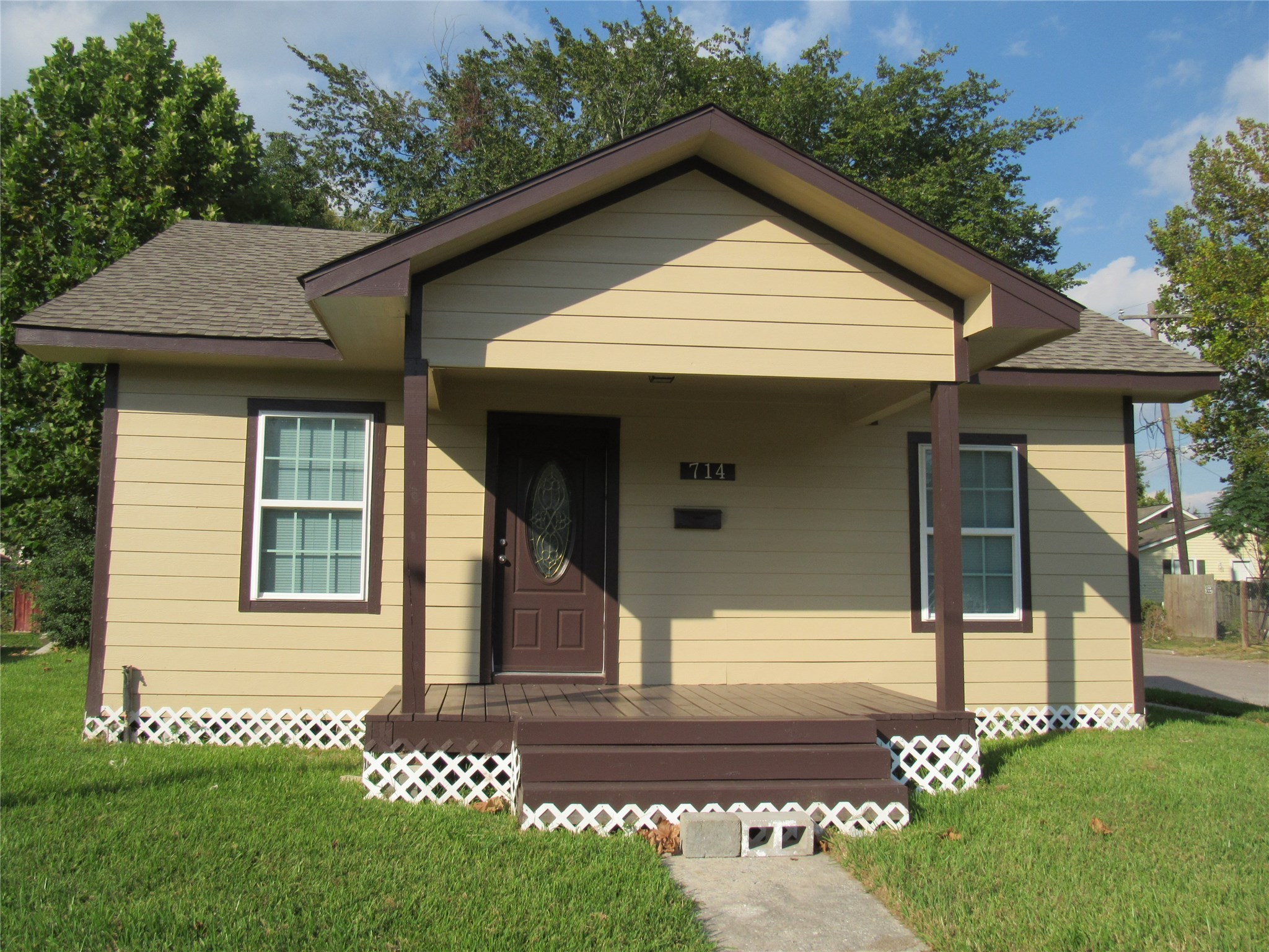 714 E Hunnicutt Street Baytown TX 77520