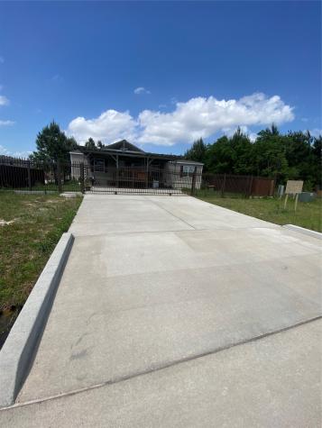 304 Road 5242 Cleveland TX 77327