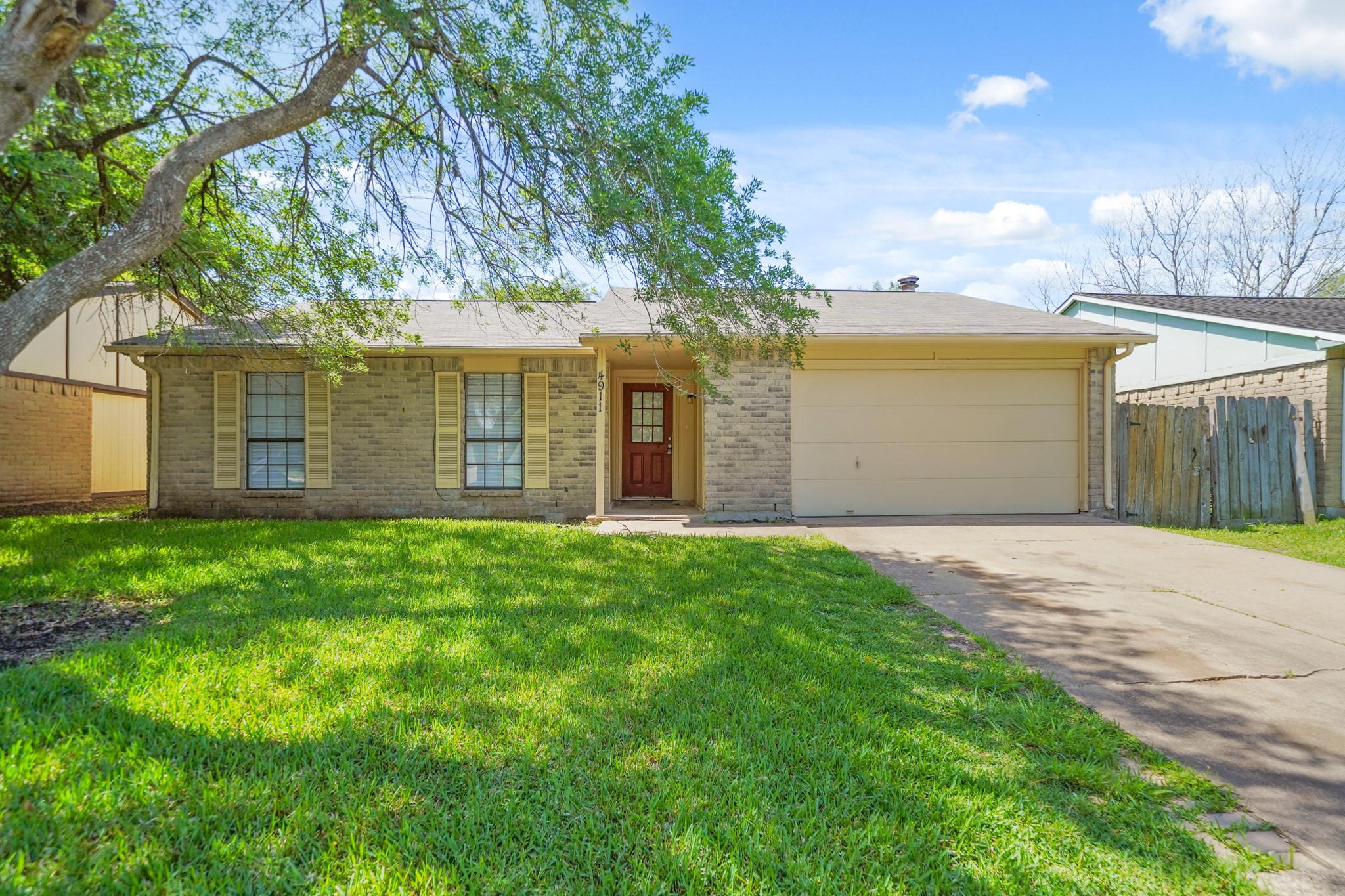 4911 Court Road Houston TX 77053