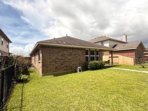 9609 Landon Lake Drive Pearland TX 77584