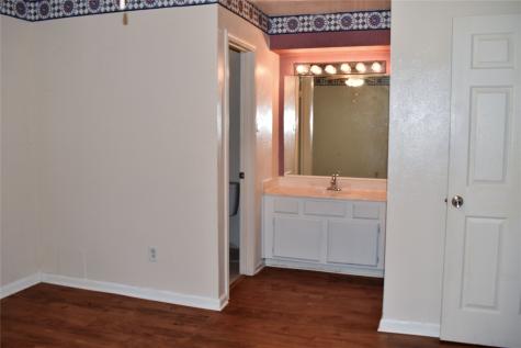 9527 Kingsvalley Street Houston TX 77075