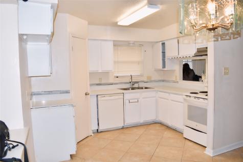 9527 Kingsvalley Street Houston TX 77075