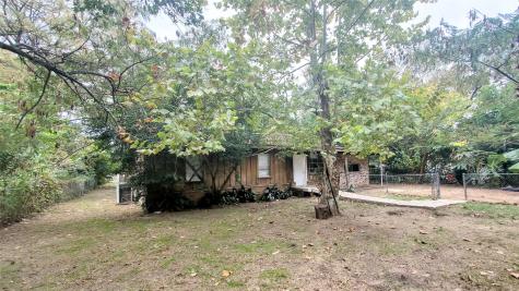209 W Powell Street Willis TX 77378