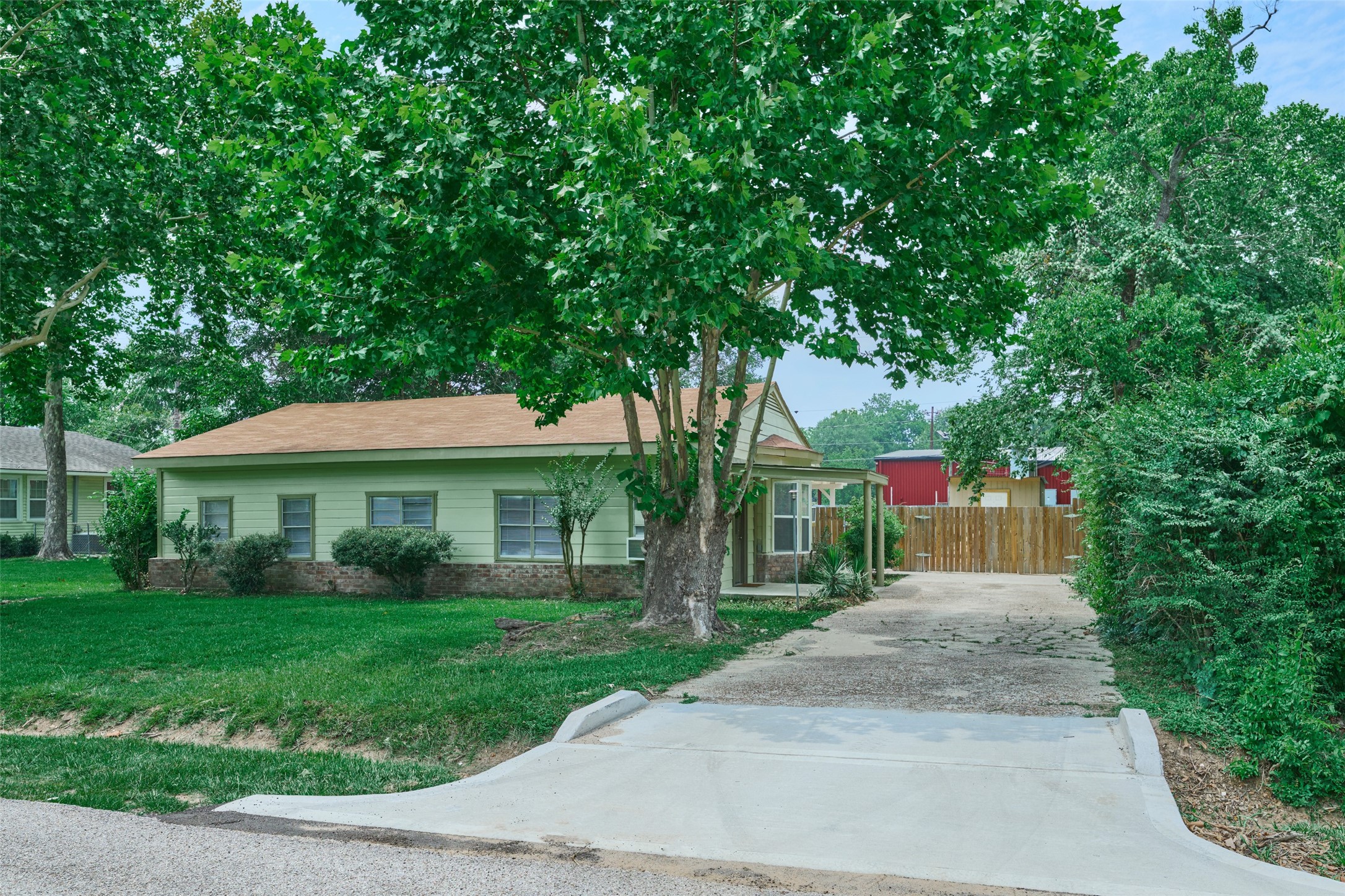 220 Belmont Street Tomball TX 77375