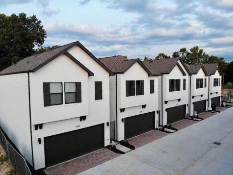4863 Rich Oak Drive Houston TX 77018