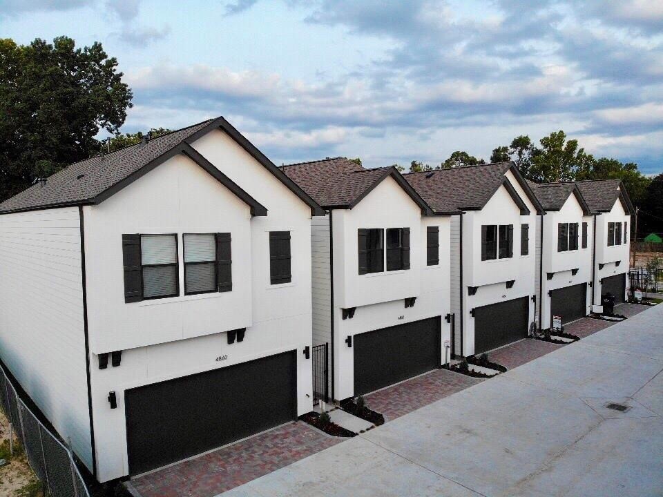 4863 Rich Oak Drive Houston TX 77018