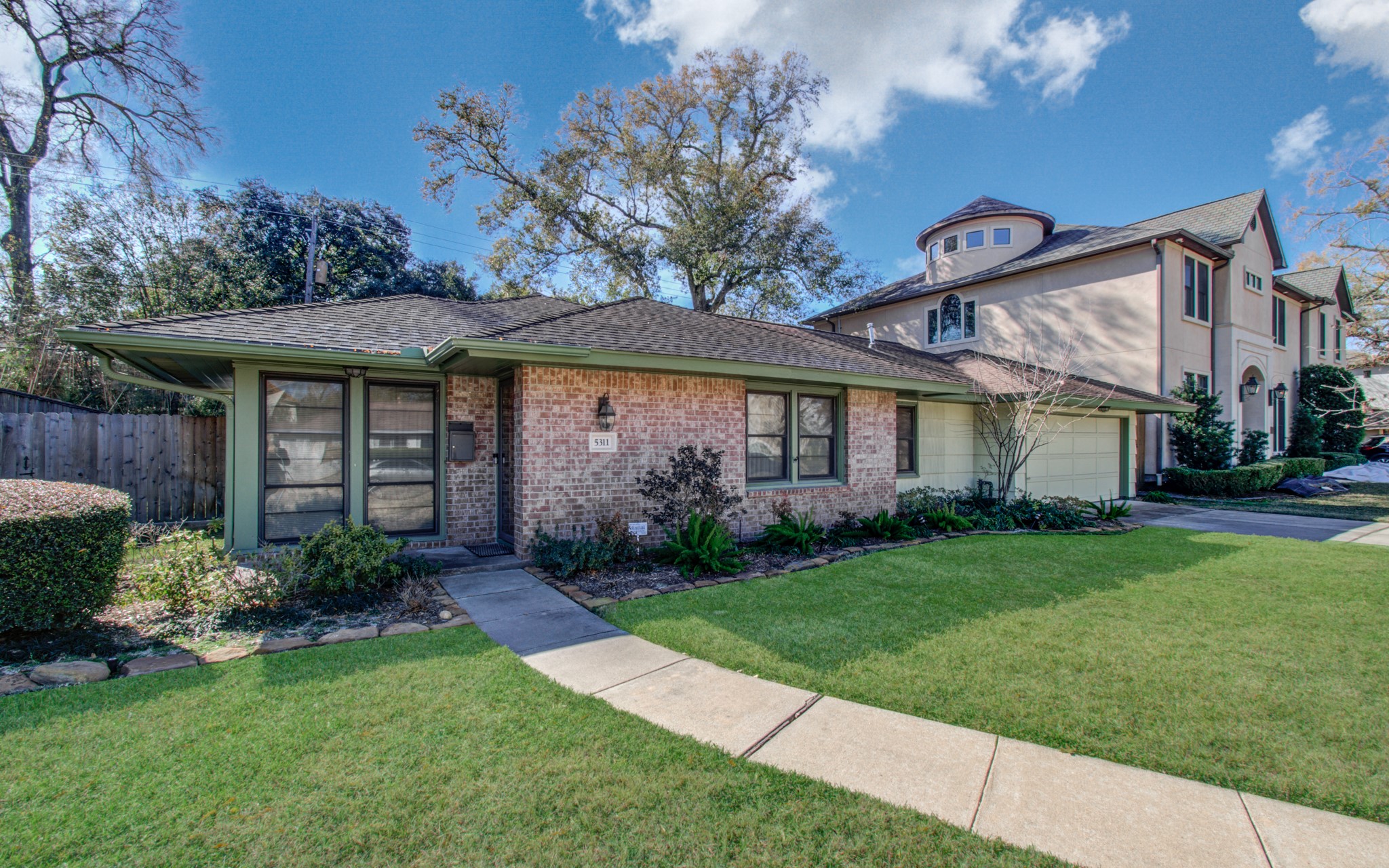 5311 Pocahontas Street Bellaire TX 77401
