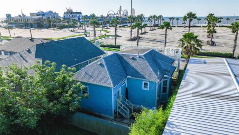 2610 Avenue Q 1/2 Galveston TX 77550