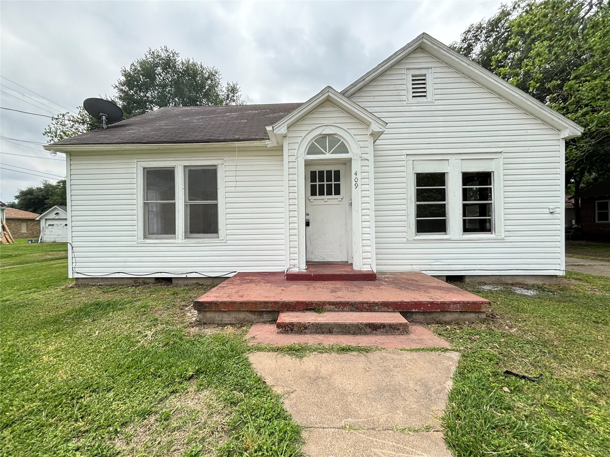 409 Merchant Street El Campo TX 77437
