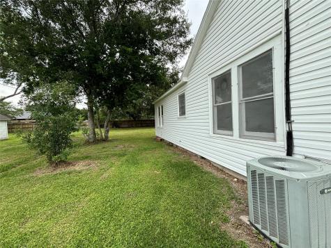 409 Merchant Street El Campo TX 77437