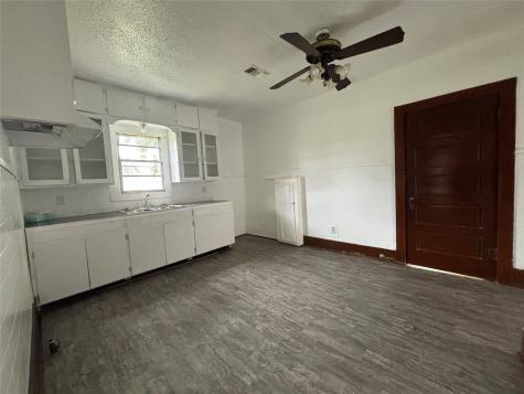409 Merchant Street El Campo TX 77437
