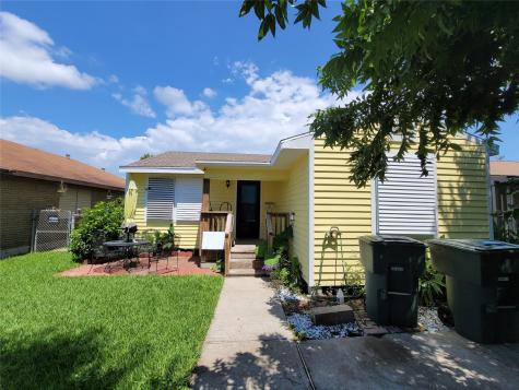 4608 Avenue Q 1/2 Galveston TX 77551