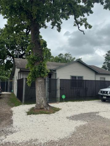 1408 W 34th Street Houston TX 77018