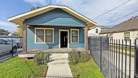 105 N Eastwood Street Houston TX 77011