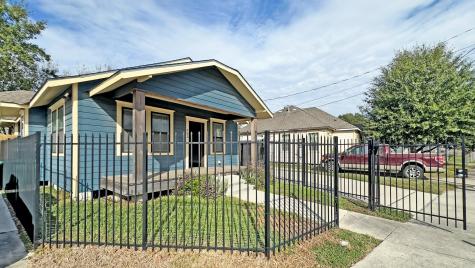 105 N Eastwood Street Houston TX 77011