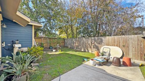 105 N Eastwood Street Houston TX 77011