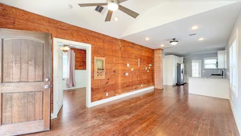 105 N Eastwood Street Houston TX 77011