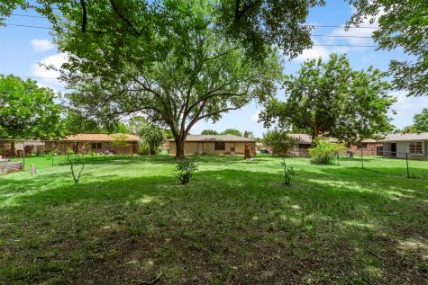 947 W Bertrand Street Houston TX 77088