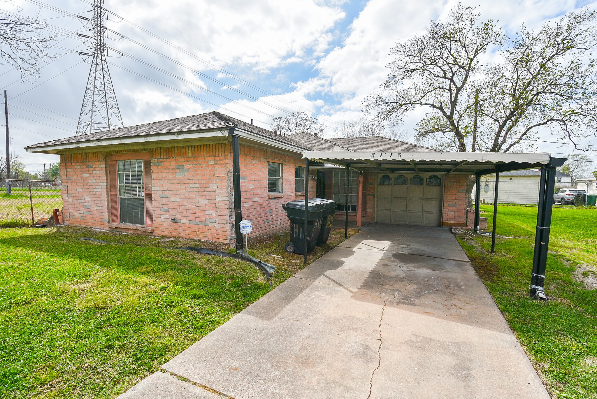 5115 Fairchild Street Houston TX 77028