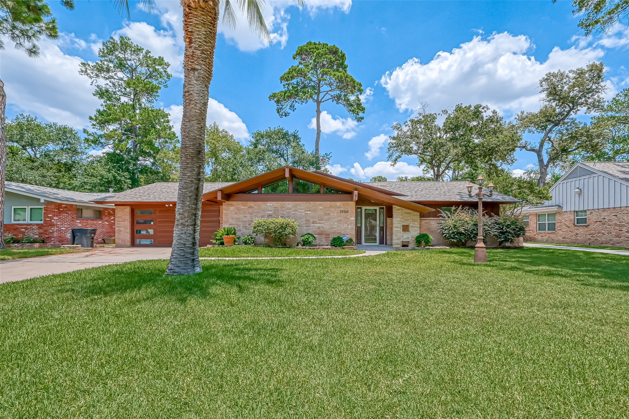 10146 Hazelhurst Drive Houston TX 77043