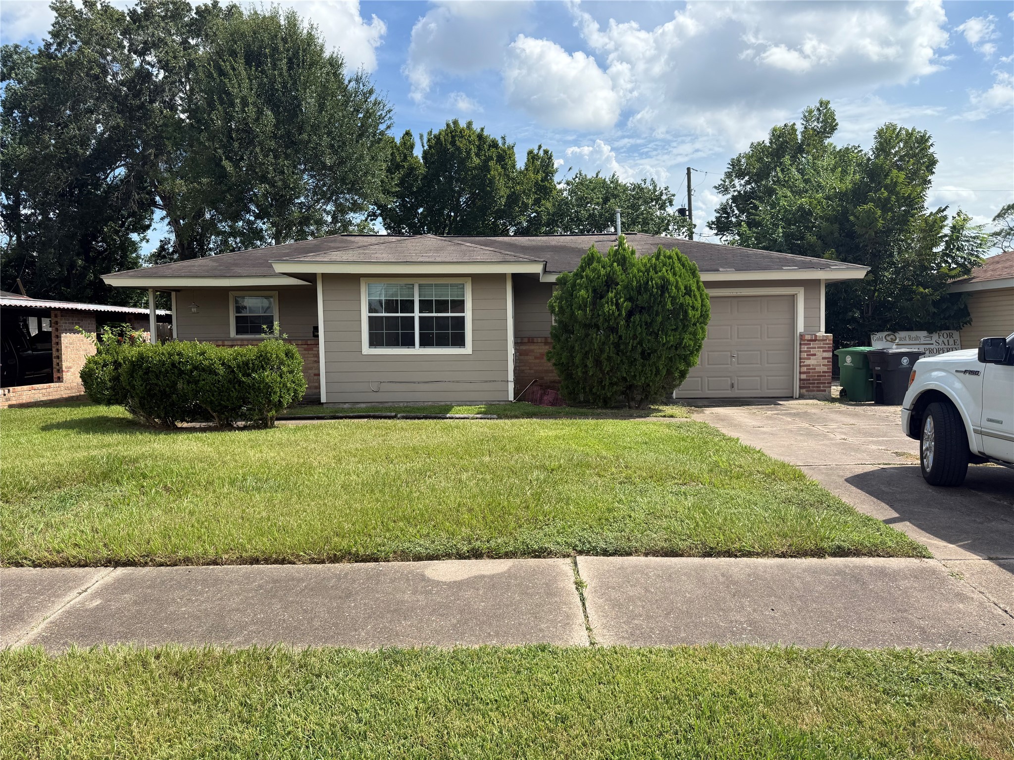 758 Arvana Street Houston TX 77034