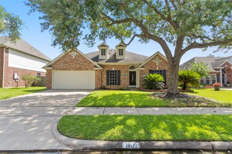 1809 Oak Cluster Circle Pearland TX 77581