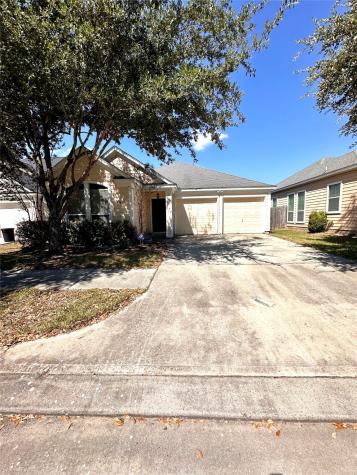 15843 Scenic Water Drive Houston TX 77044