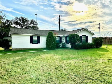 100 Happy Hollow Road Brenham TX 77833